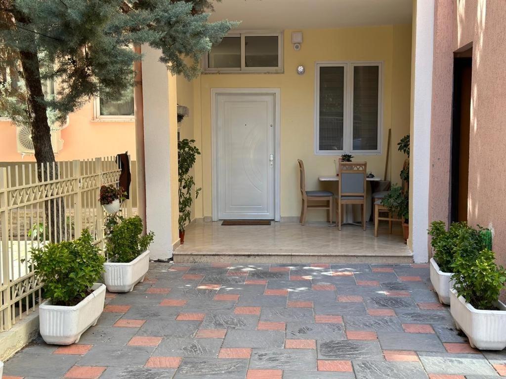 Villa Apartments S&F City Centre Tirana Exteriör bild